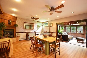 Lotus Mountain Retreat