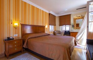 Aetoma Hotel