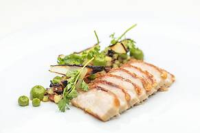 Ser Casasandra Boutique Hotel