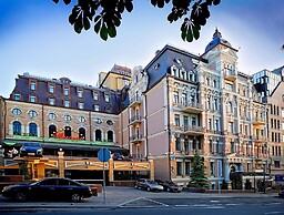 Opera Hotel