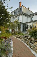 Hartstone Inn