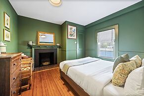 Hartstone Inn
