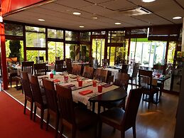 The Originals City, Hôtel Éden