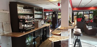 The Originals City, Hôtel Éden