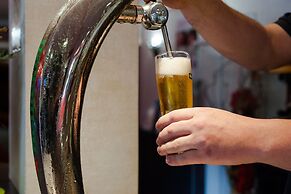 The Originals City, Hôtel Éden