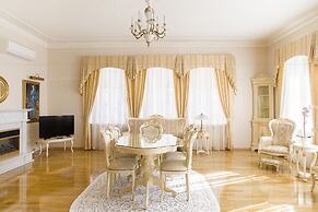 Aristocrat Boutique Hotel