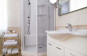 Aristocrat Boutique Hotel