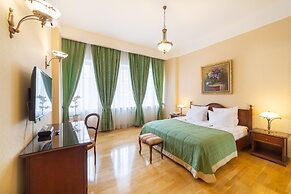 Aristocrat Boutique Hotel