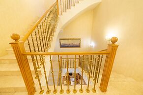 Aristocrat Boutique Hotel