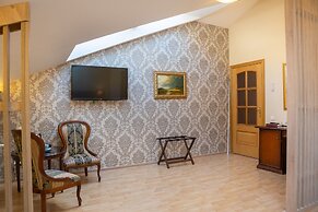 Aristocrat Boutique Hotel