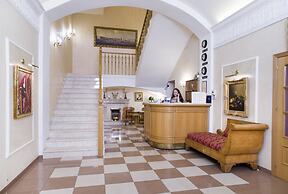 Aristocrat Boutique Hotel