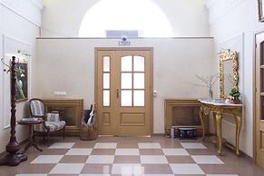 Aristocrat Boutique Hotel