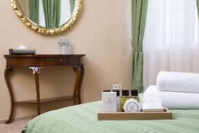 Aristocrat Boutique Hotel