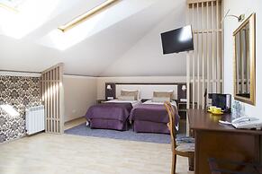 Aristocrat Boutique Hotel