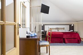 Aristocrat Boutique Hotel