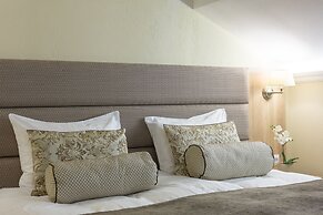 Aristocrat Boutique Hotel