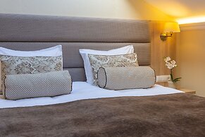 Aristocrat Boutique Hotel