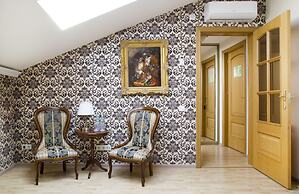 Aristocrat Boutique Hotel