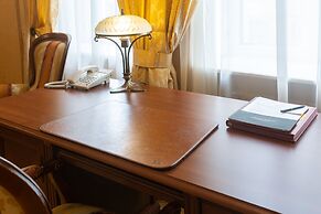 Aristocrat Boutique Hotel