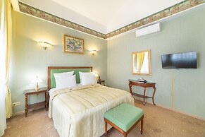 Aristocrat Boutique Hotel