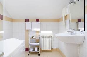 Aristocrat Boutique Hotel