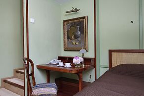 Aristocrat Boutique Hotel