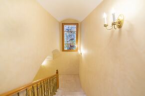 Aristocrat Boutique Hotel