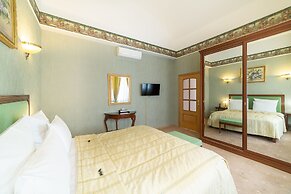 Aristocrat Boutique Hotel