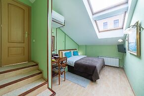 Aristocrat Boutique Hotel