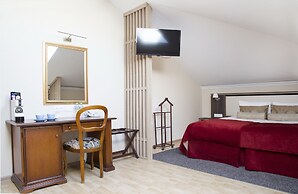 Aristocrat Boutique Hotel