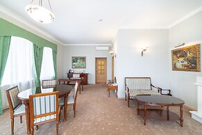 Aristocrat Boutique Hotel