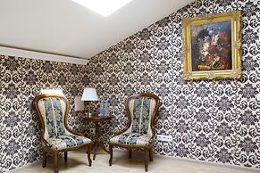 Aristocrat Boutique Hotel