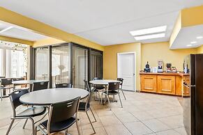 Econo Lodge Del Rio