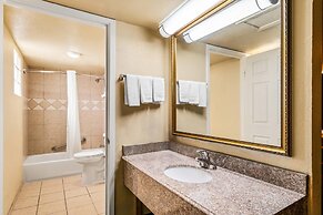 Econo Lodge Del Rio