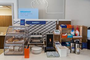 Holiday Inn Express & Suites Brampton by IHG