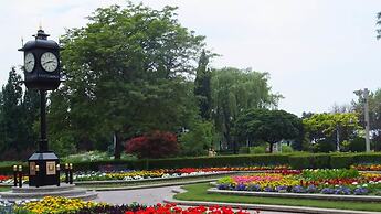 Holiday Inn Express & Suites Brampton by IHG