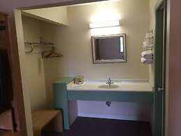 Super 7 Motel Sedalia