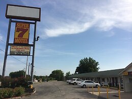 Super 7 Motel Sedalia
