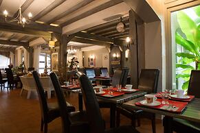 The Originals Access, Hostellerie des Pins