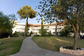 C-Hotel Neve Illan