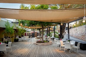 C-Hotel Neve Illan