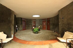 The Blue Water - Bawa Heritage - City Resort Hotel