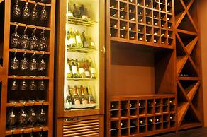 The Blue Water - Bawa Heritage - City Resort Hotel