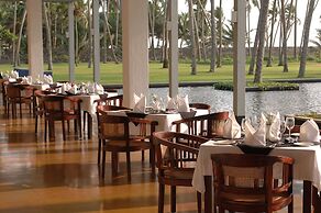 The Blue Water - Bawa Heritage - City Resort Hotel