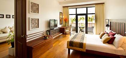 The Blue Water - Bawa Heritage - City Resort Hotel