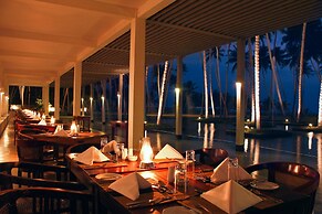 The Blue Water - Bawa Heritage - City Resort Hotel