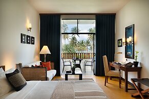 The Blue Water - Bawa Heritage - City Resort Hotel