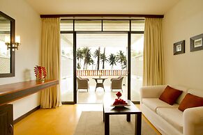 The Blue Water - Bawa Heritage - City Resort Hotel