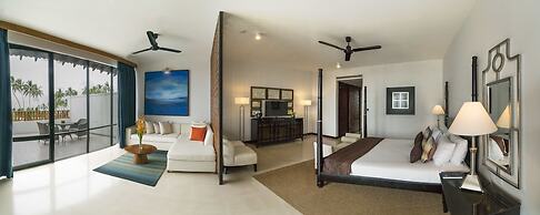 The Blue Water - Bawa Heritage - City Resort Hotel