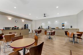 Rodeway Inn Lyons - La Grange